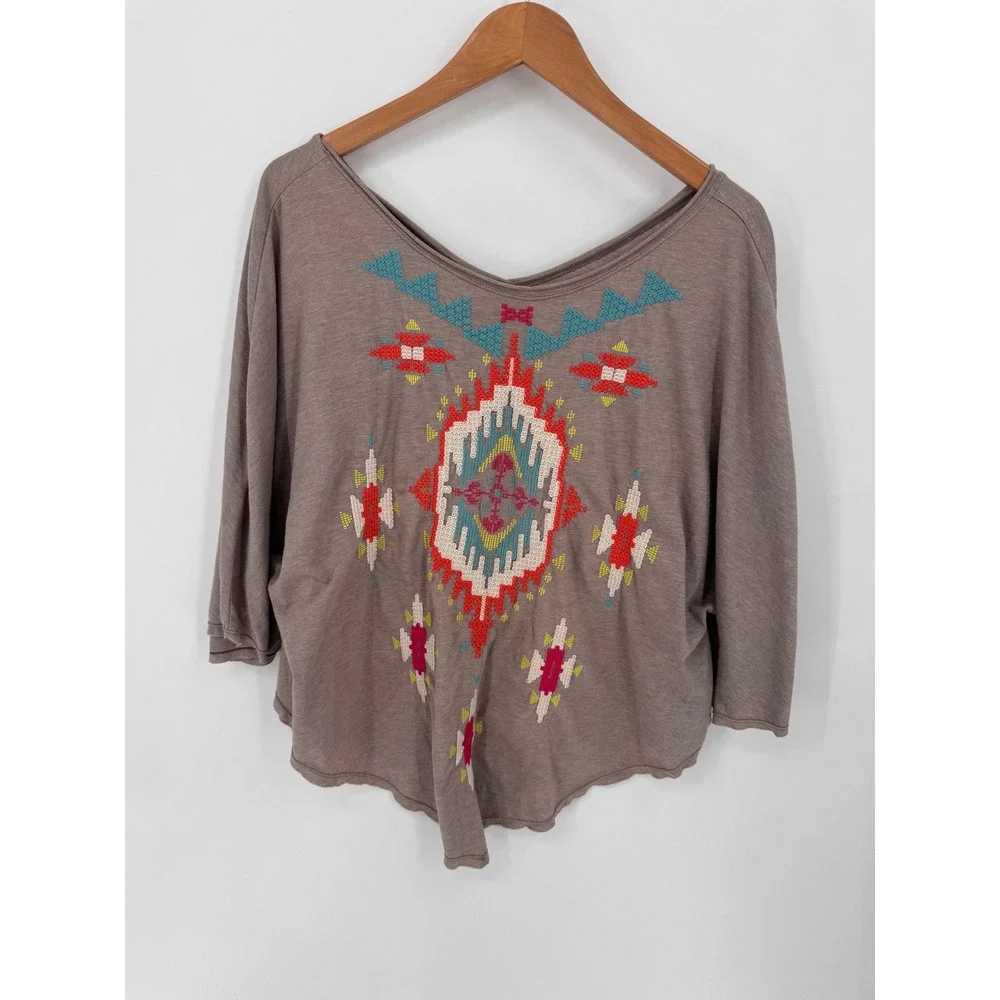 JW‎ Los Angeles Poncho Style T Shirt Women XS Taupe Embroidered Oversized